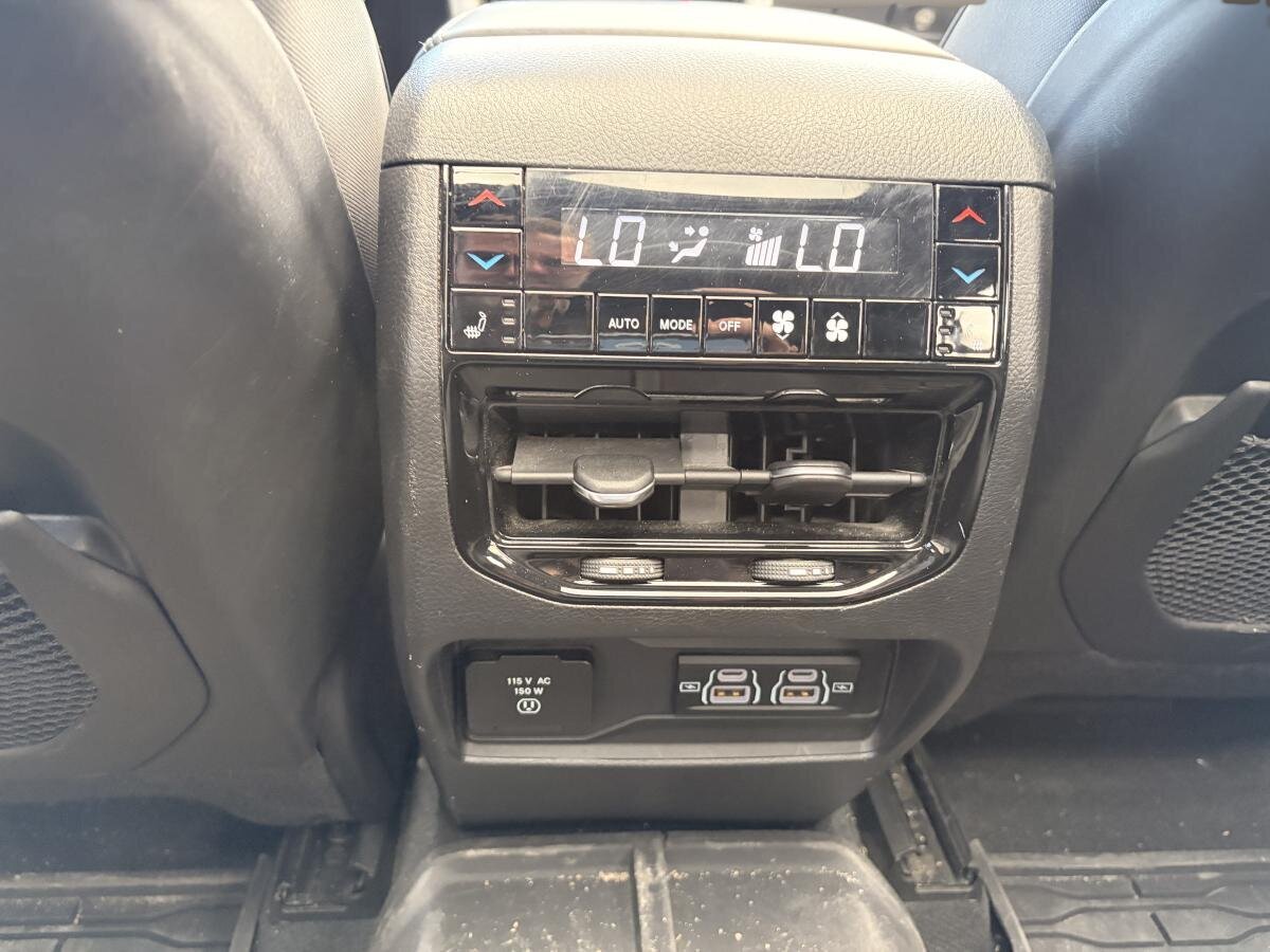 2023 Jeep Grand Cherokee 4xe - Image 10