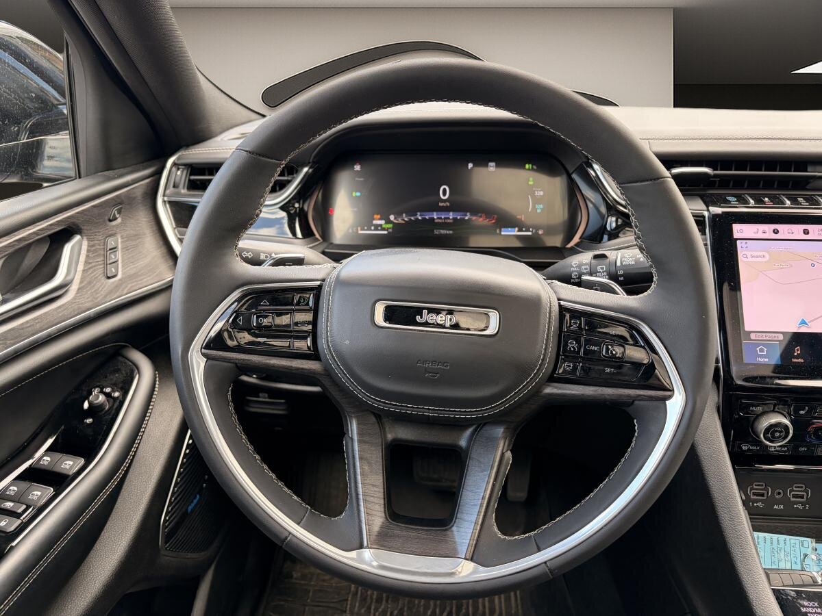 2023 Jeep Grand Cherokee 4xe - Image 12
