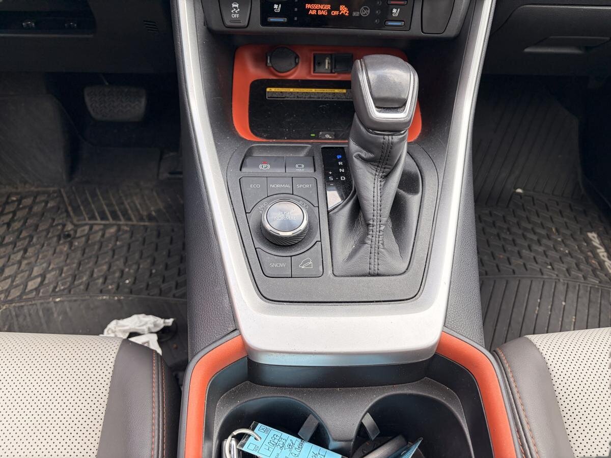 2019 Toyota RAV4 - Image 15