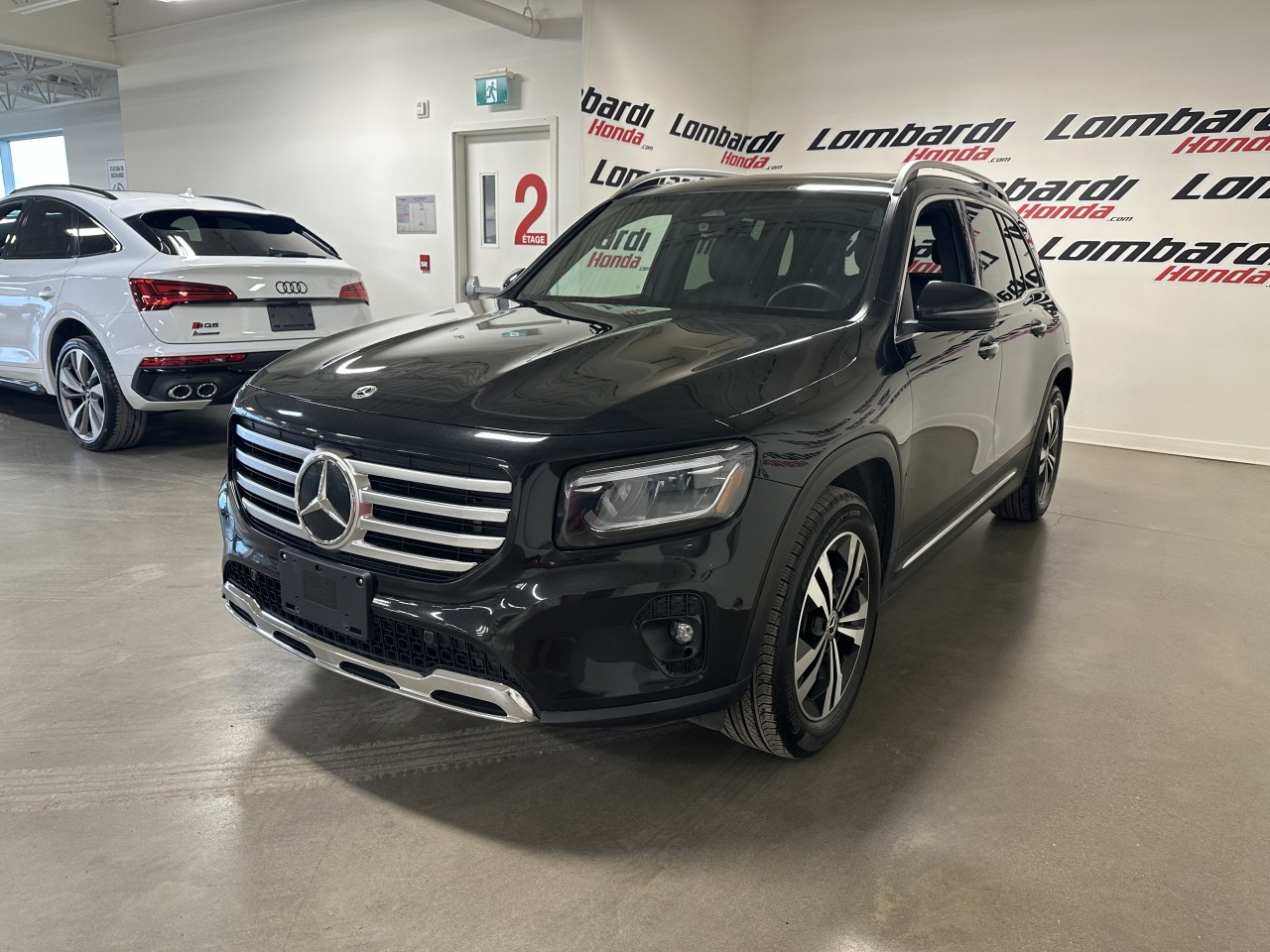 2024 Mercedes-Benz GLB - Image 4