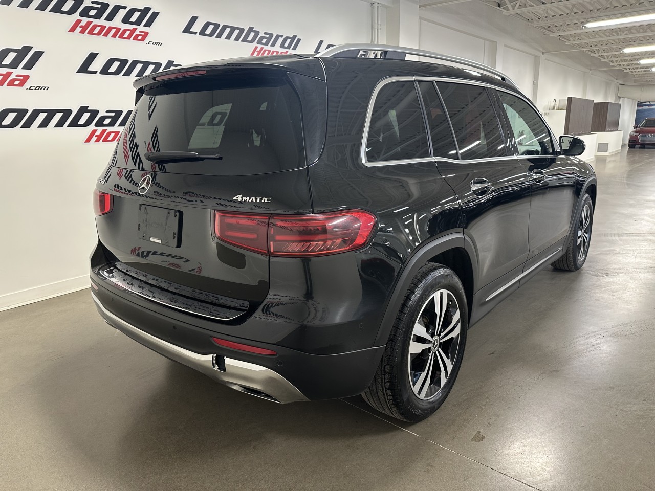 2024 Mercedes-Benz GLB - Image 8