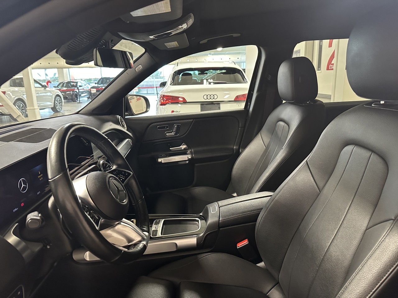 2024 Mercedes-Benz GLB - Image 11