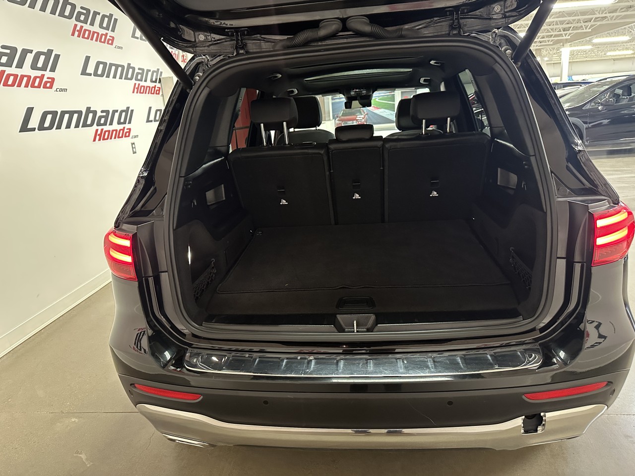 2024 Mercedes-Benz GLB - Image 25