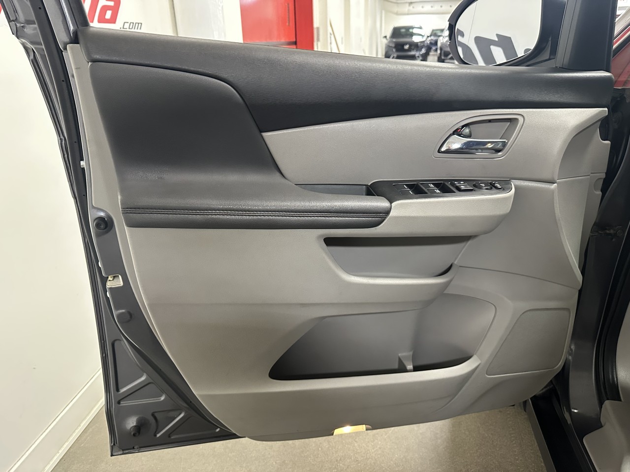 2016 Honda Odyssey - Image 12