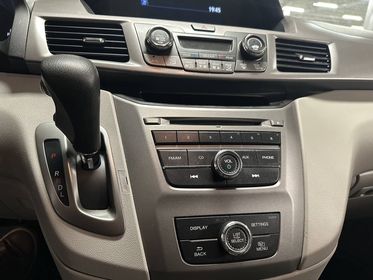 2016 Honda Odyssey - Image 18