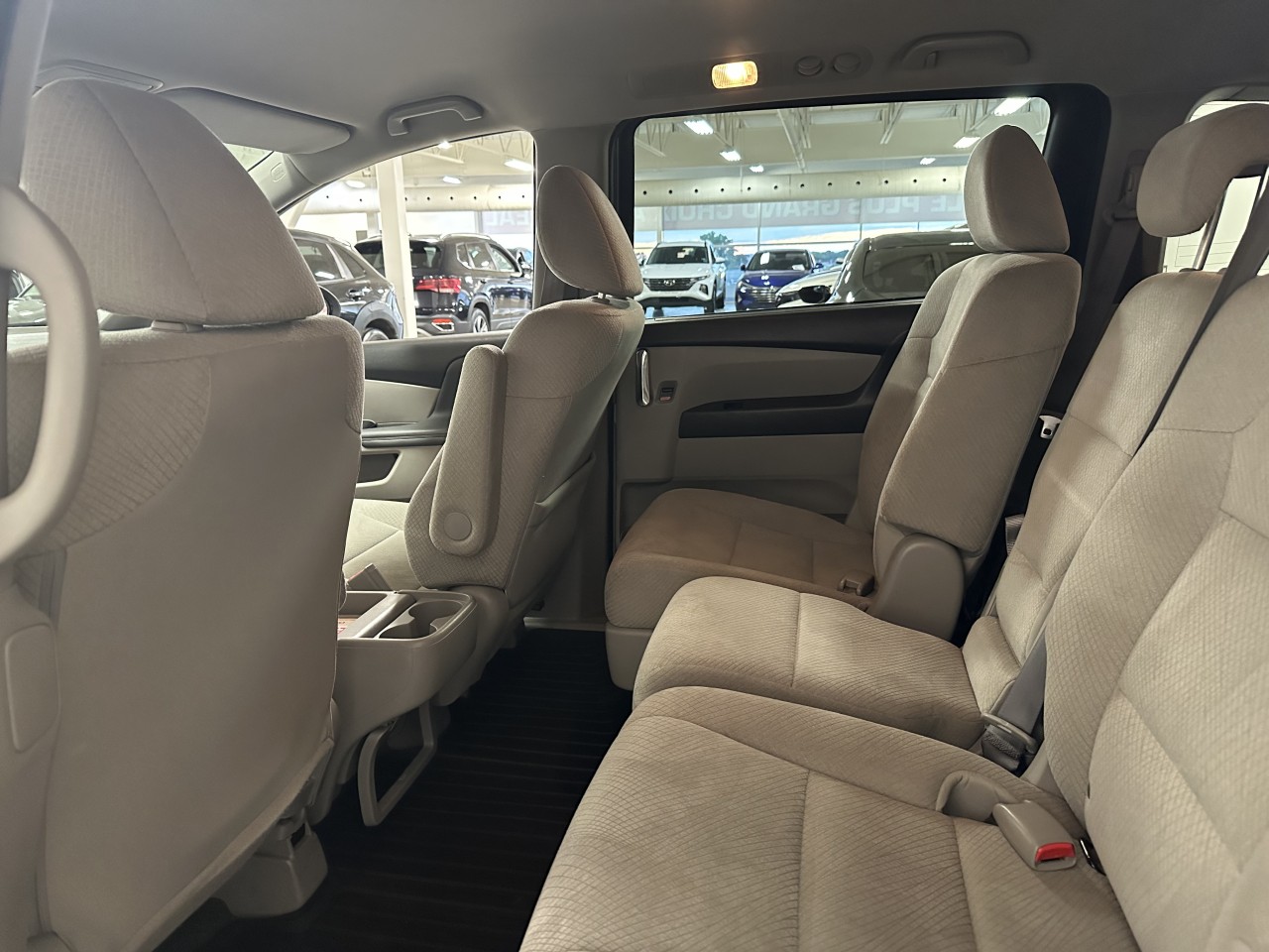 2016 Honda Odyssey - Image 28