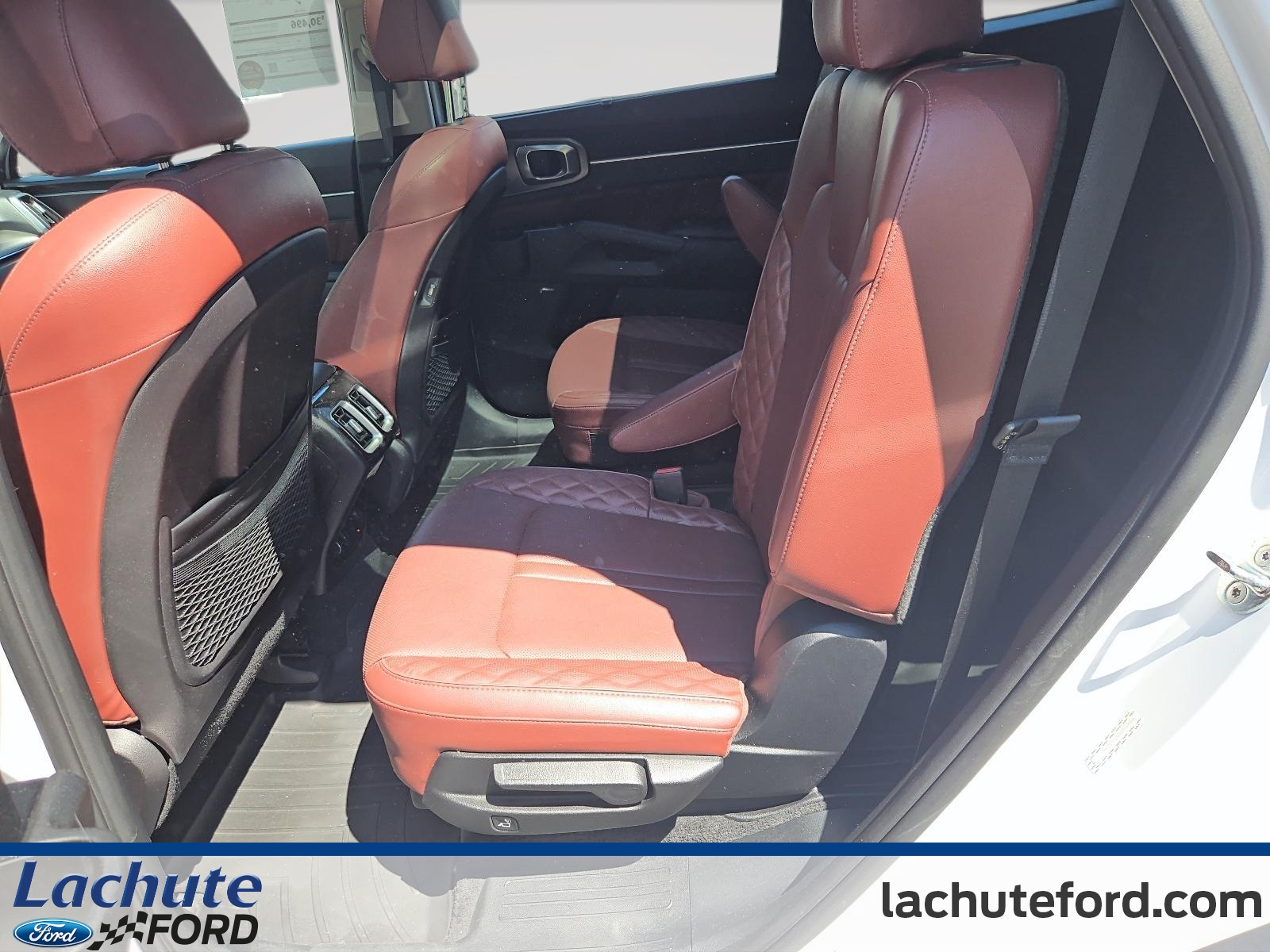 2022 Kia Sorento - Image 24