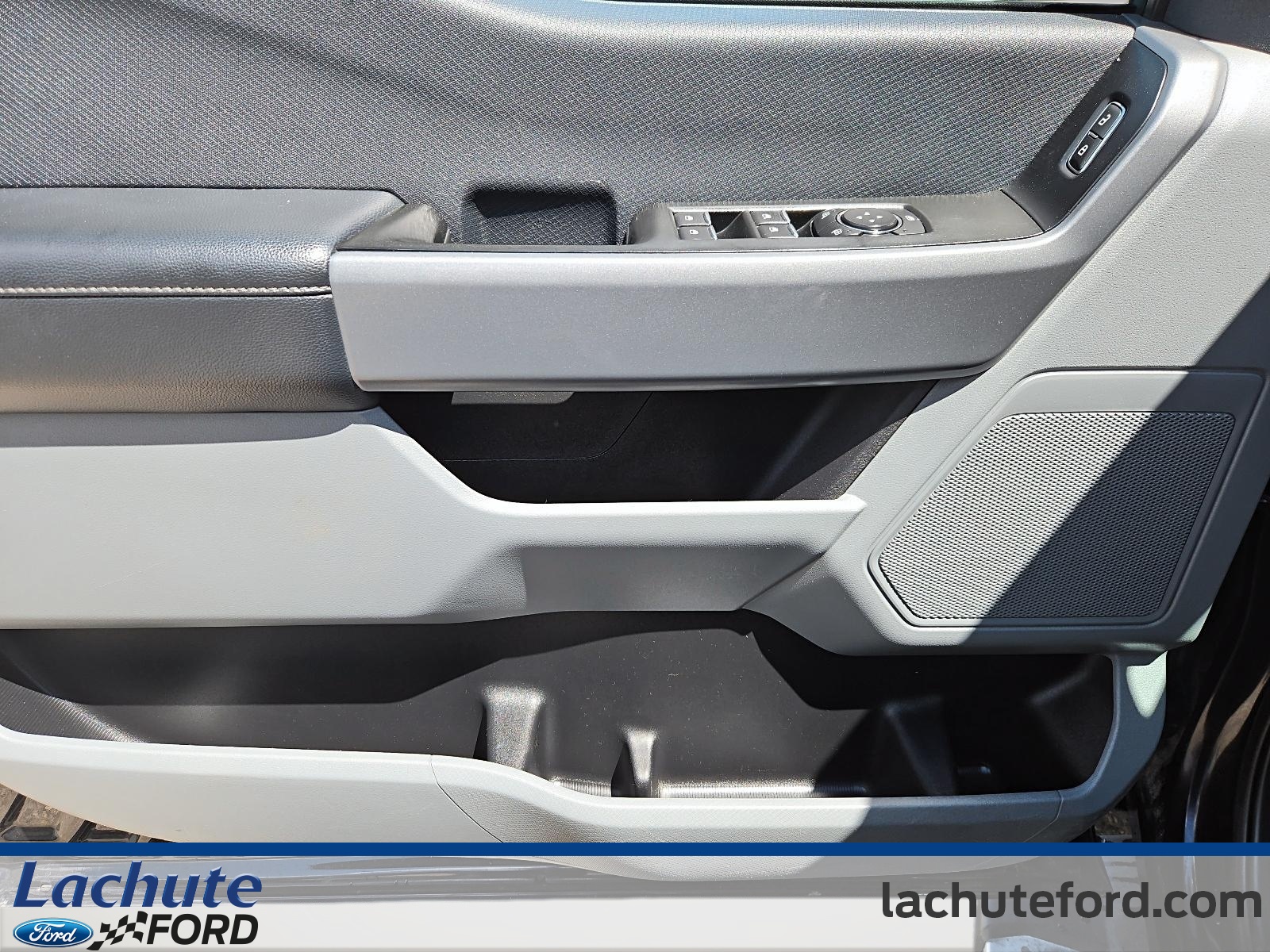 2022 Ford F-150 - Image 12
