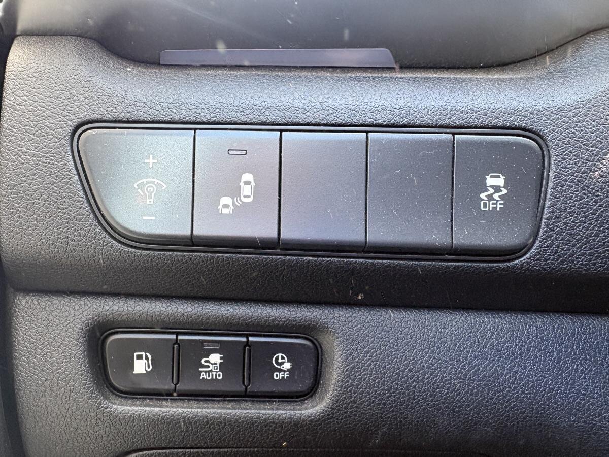 2022 Kia Niro PHEV - Image 16