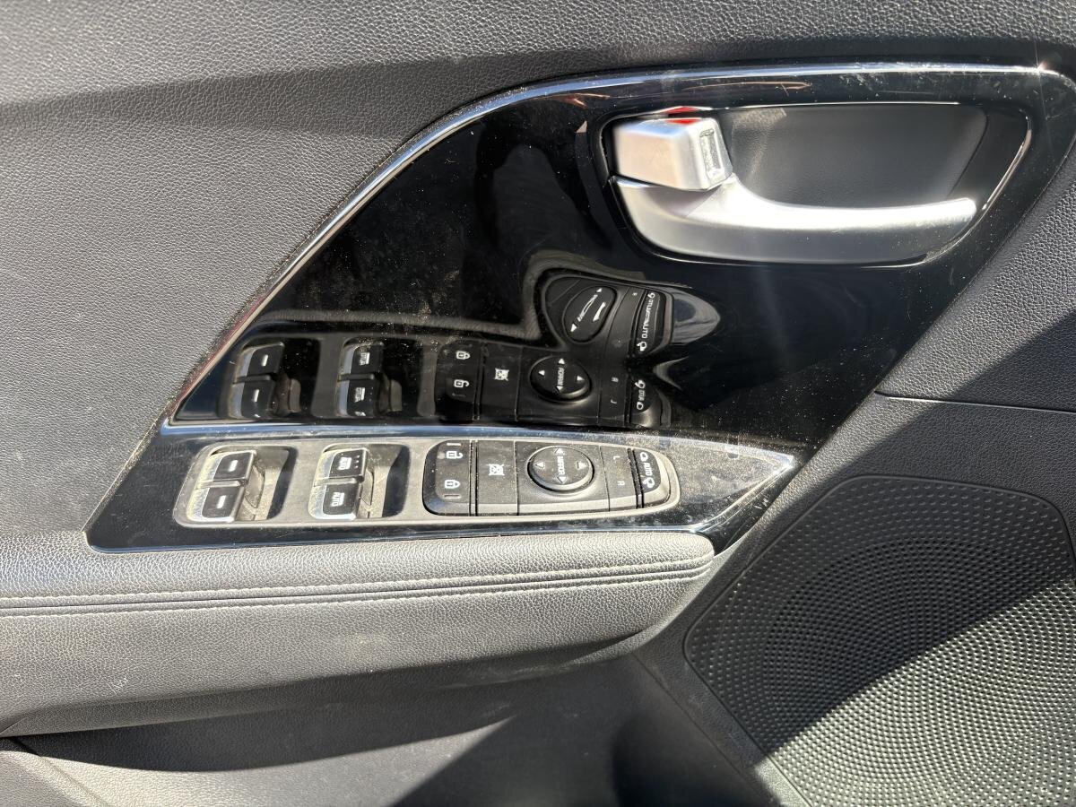 2022 Kia Niro PHEV - Image 17