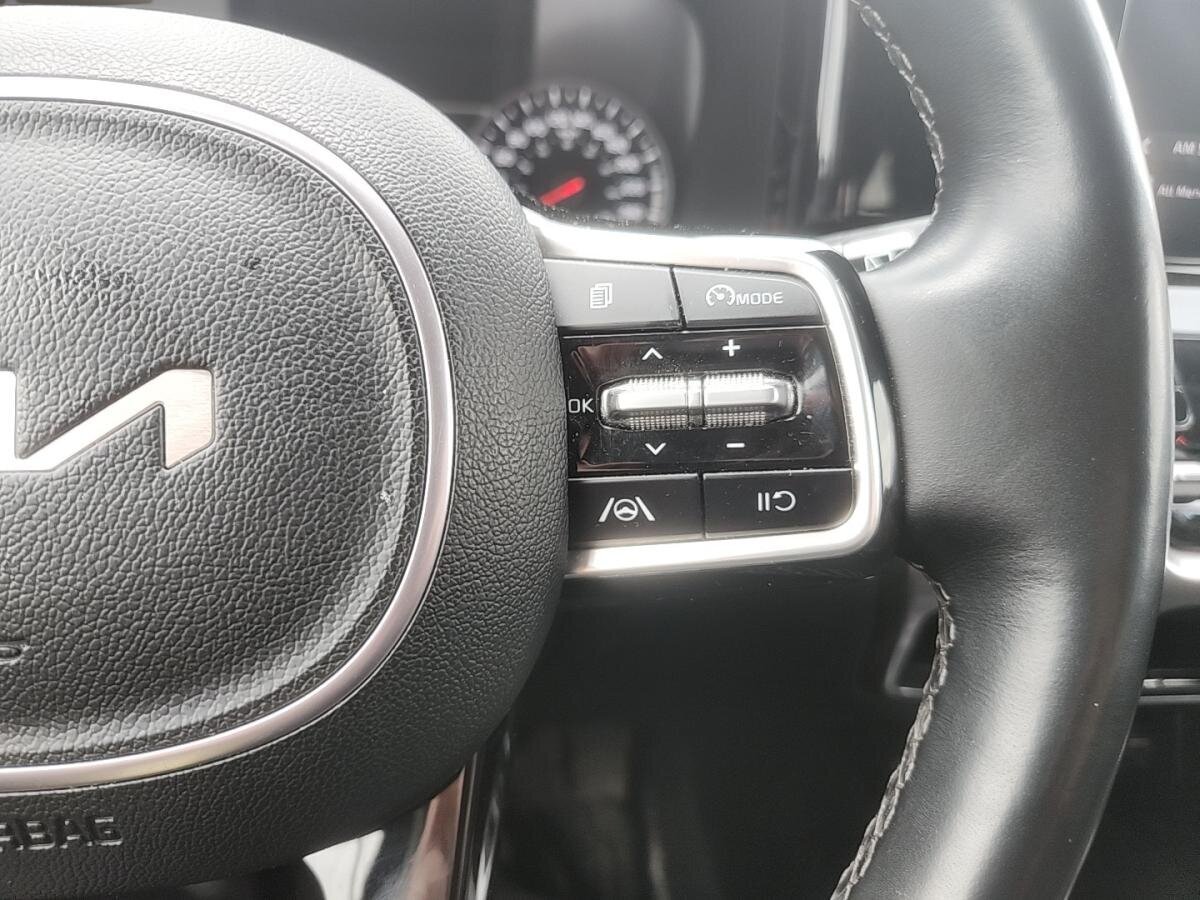 2023 Kia Sorento - Image 10