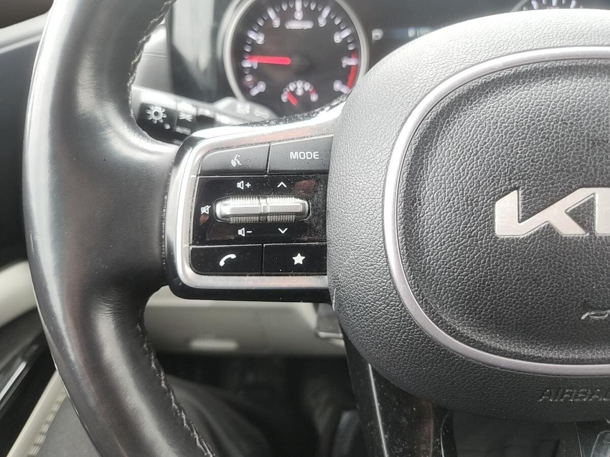 2023 Kia Carnival - Image 10