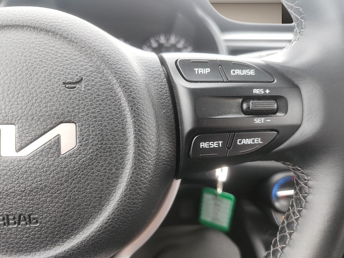 2022 Kia Rio5 - Image 11