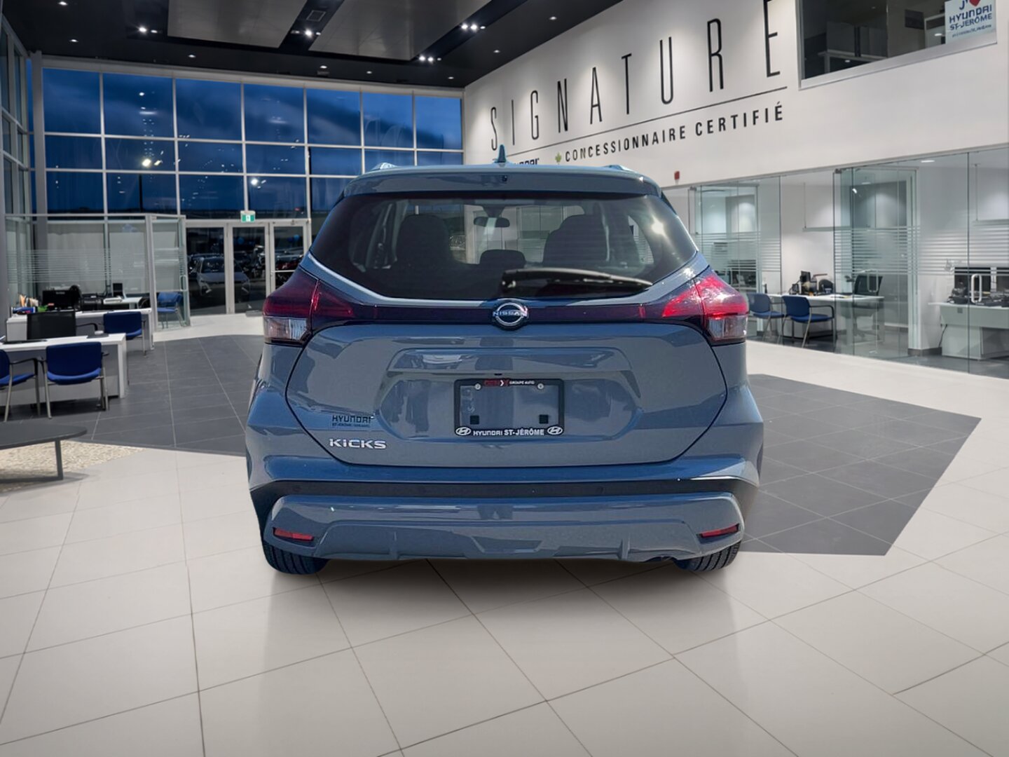 2025 Nissan Kicks Play - Image 6