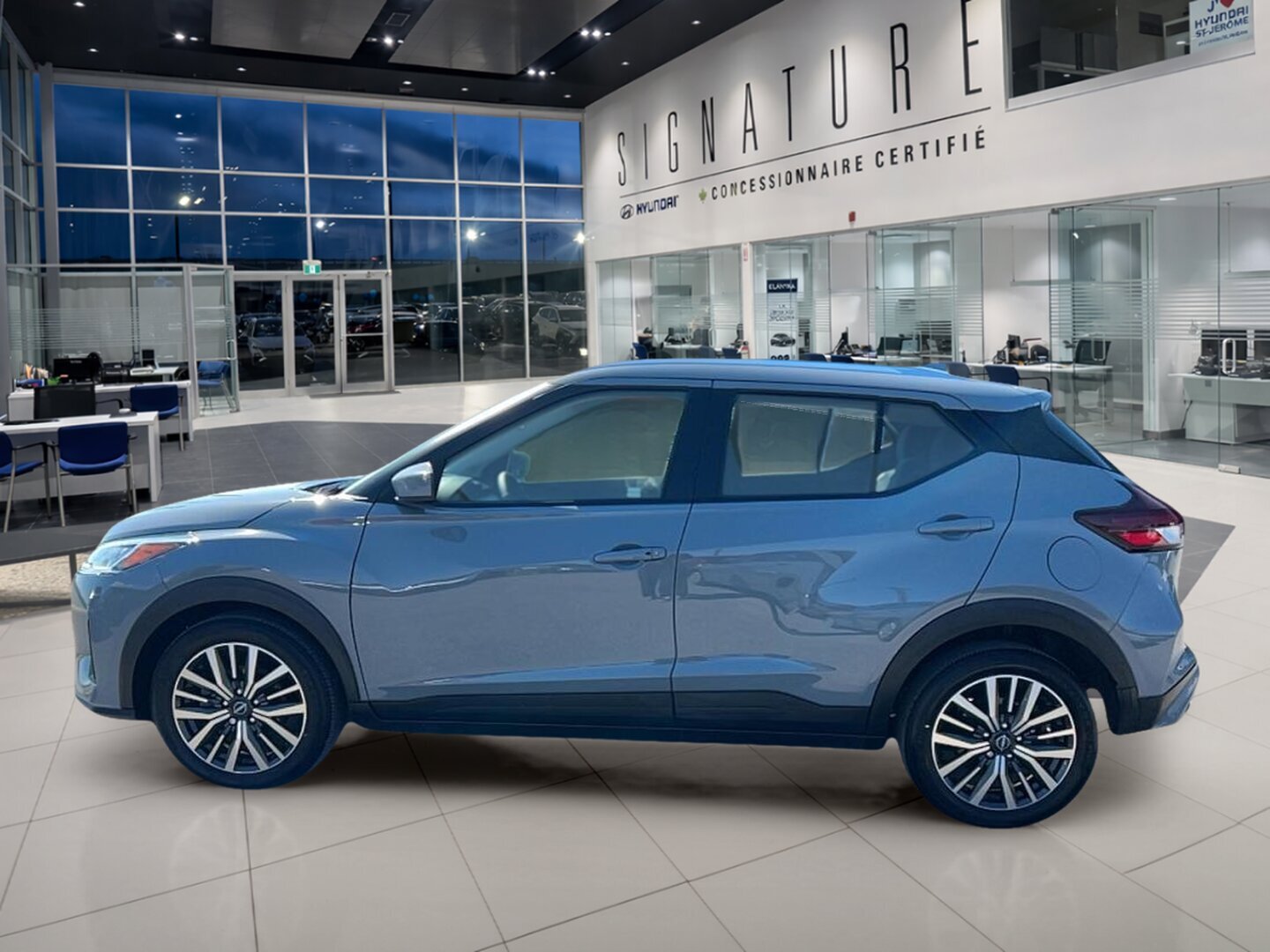 2025 Nissan Kicks Play - Image 8
