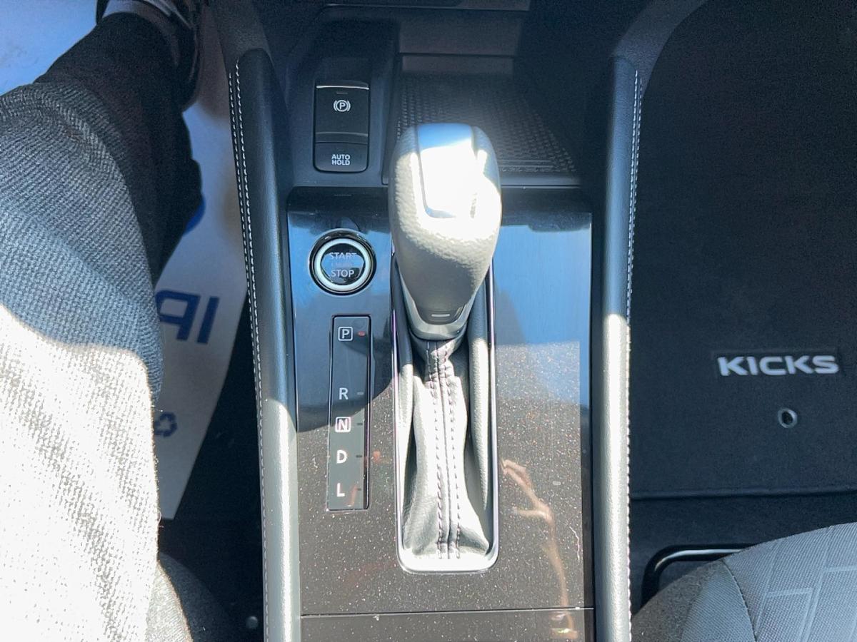 2025 Nissan Kicks Play - Image 26