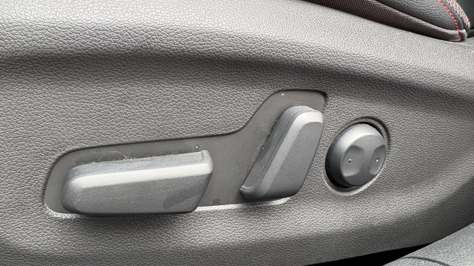 2020 Hyundai Elantra GT - Image 29