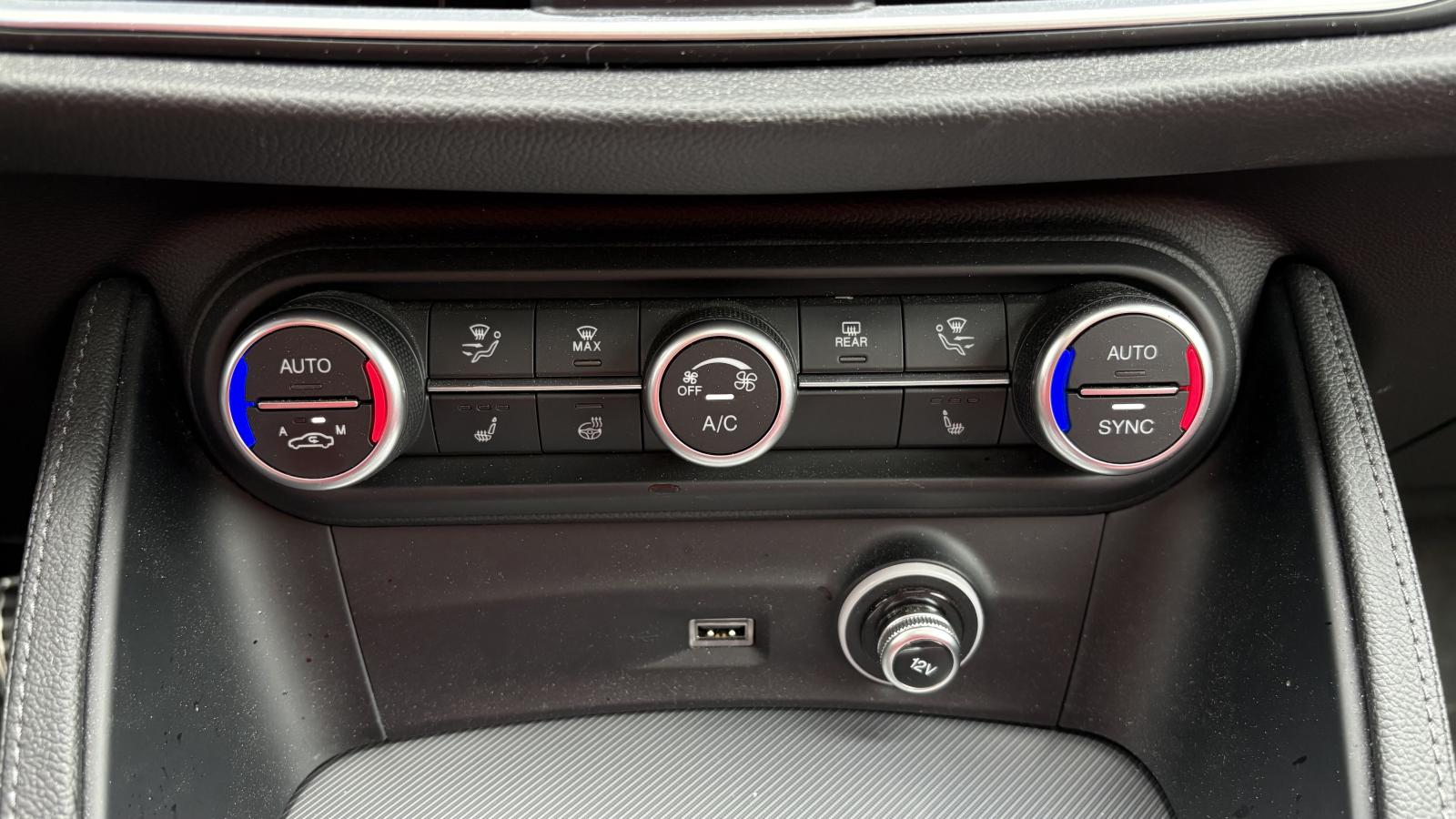 2022 Alfa Romeo Stelvio - Image 17