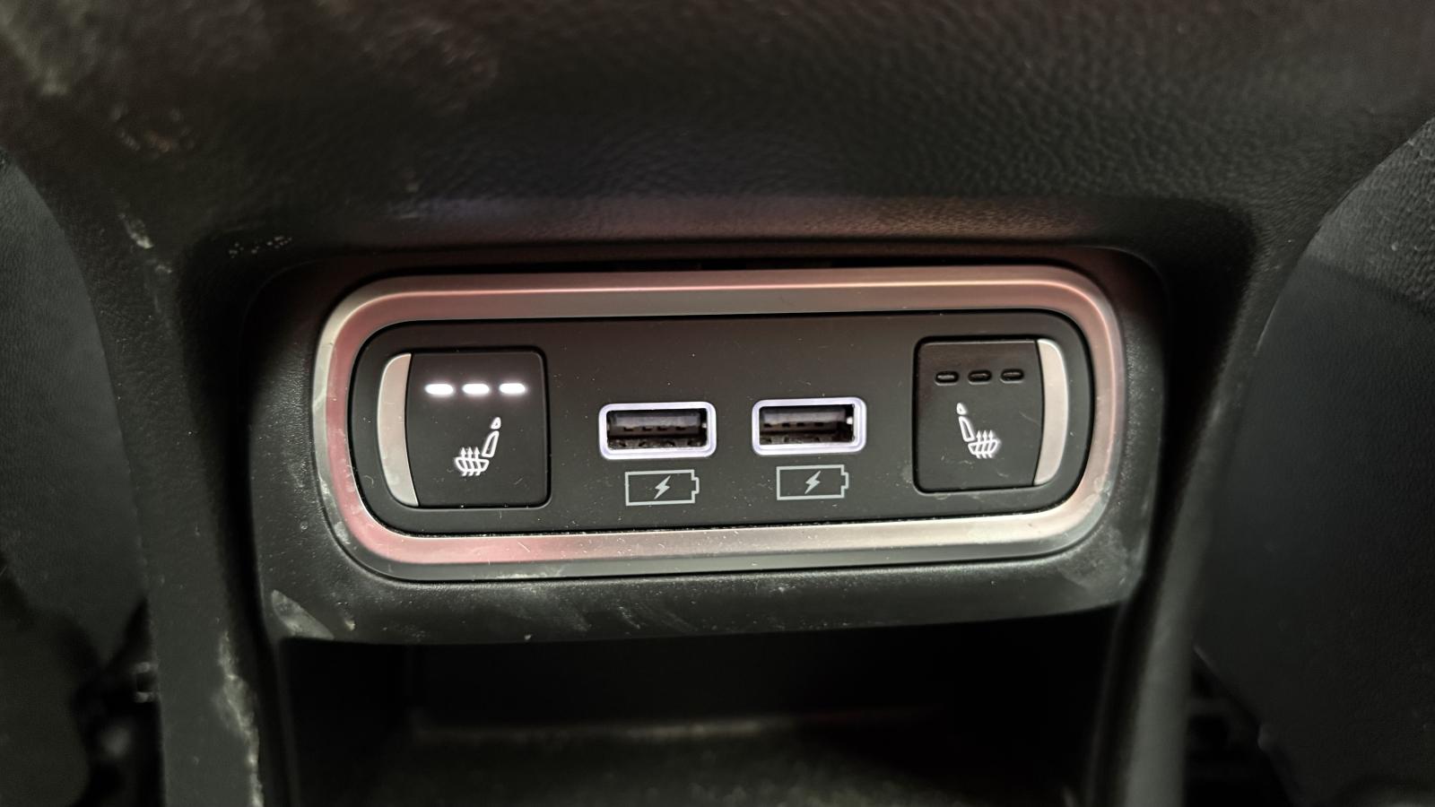 2022 Alfa Romeo Stelvio - Image 18
