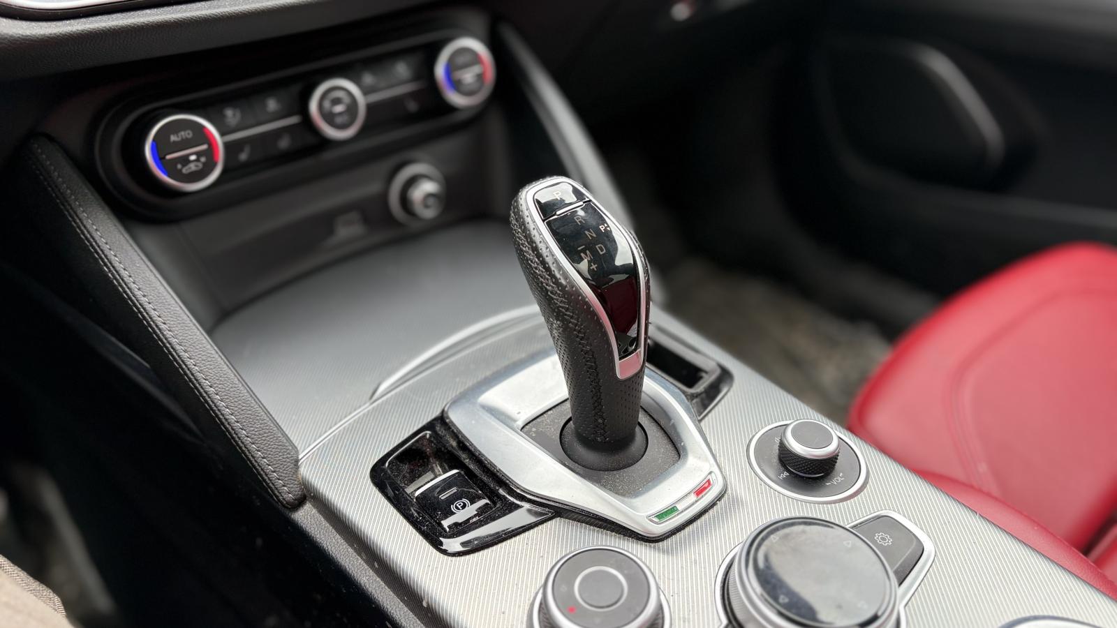 2022 Alfa Romeo Stelvio - Image 19