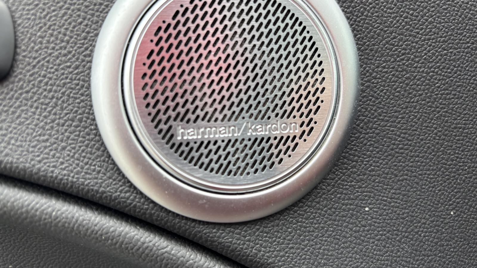2022 Alfa Romeo Stelvio - Image 25