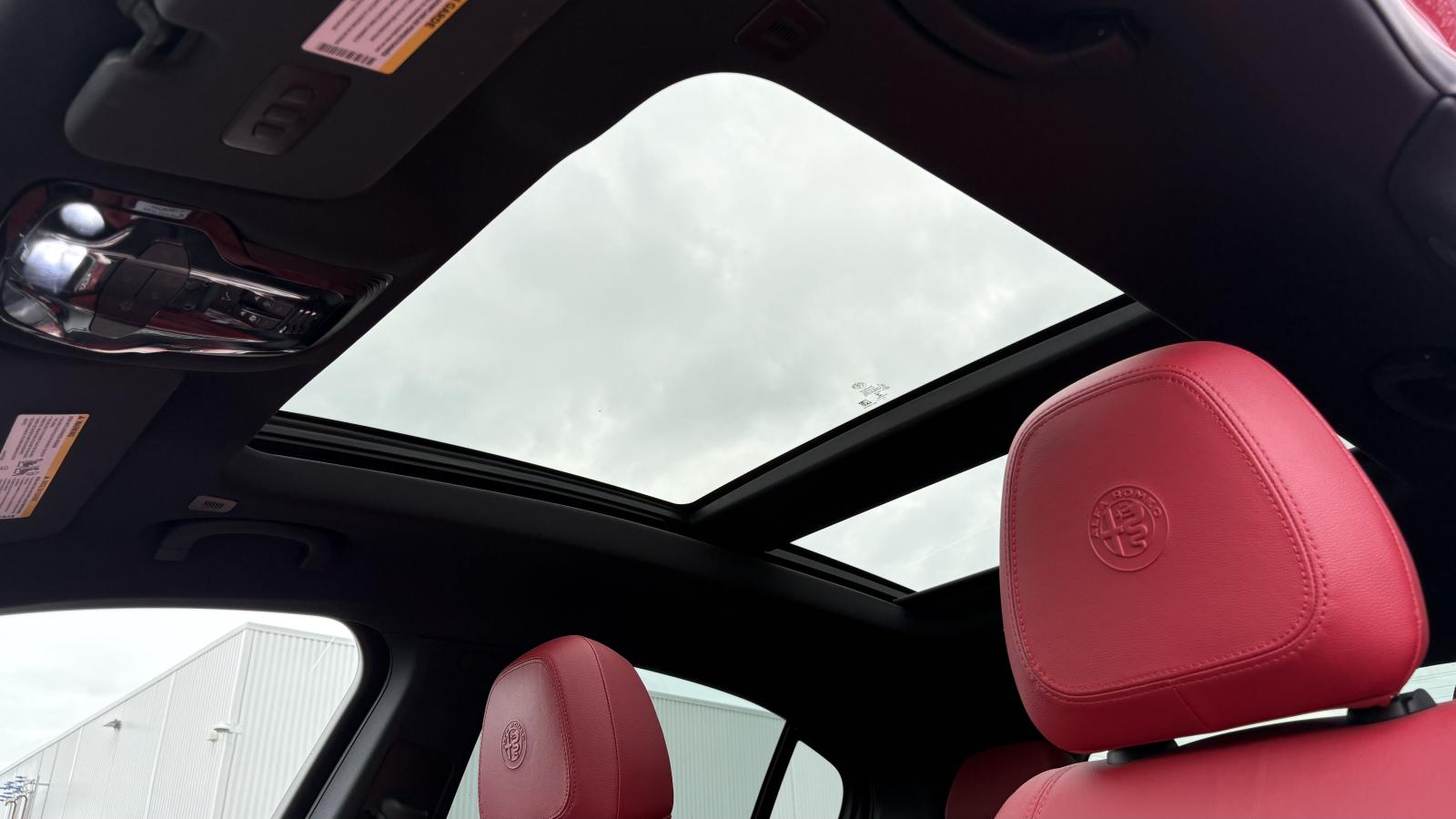 2022 Alfa Romeo Stelvio - Image 27