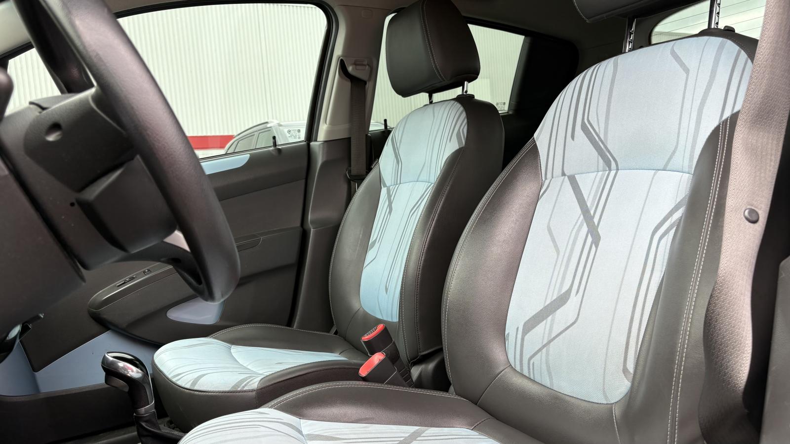 2016 Chevrolet Spark EV - Image 11