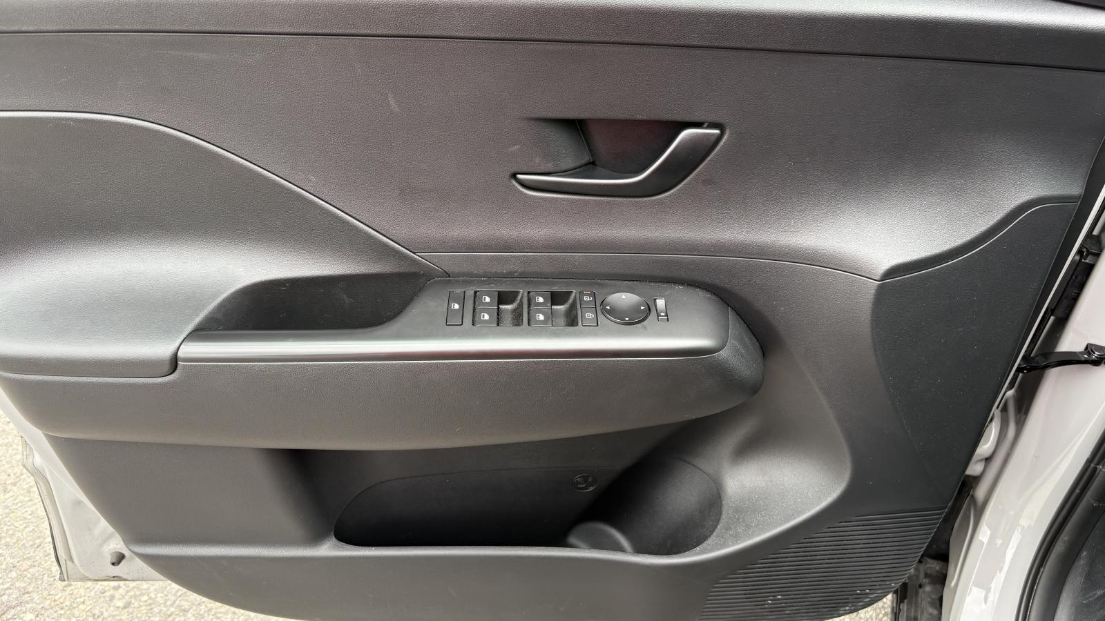 2025 Hyundai Kona - Image 10