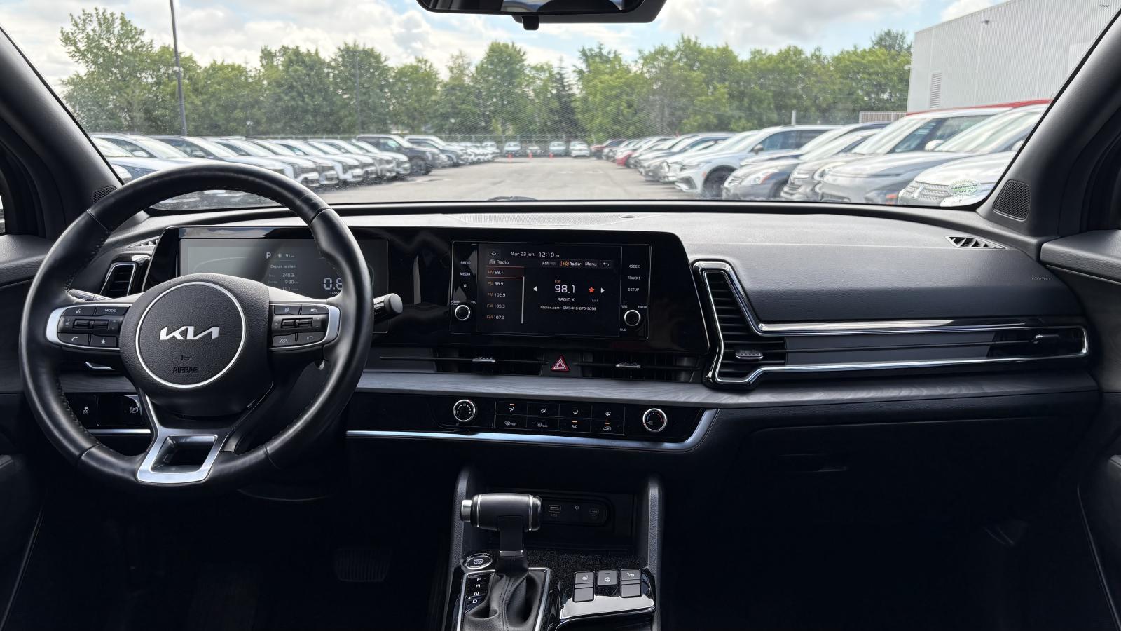 2025 Kia Sportage - Image 9