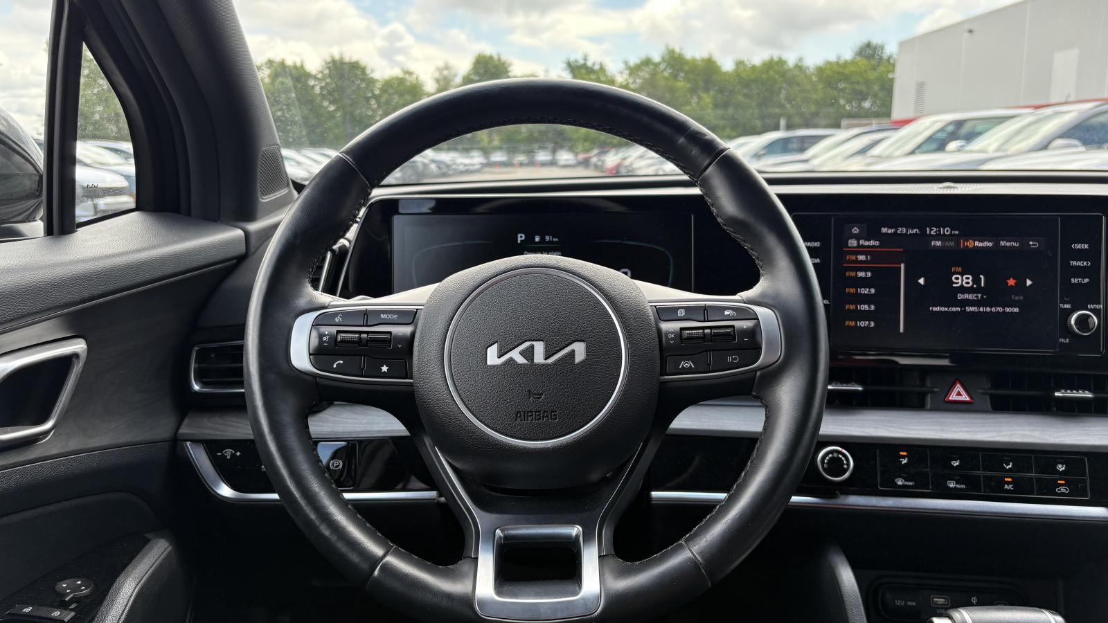 2025 Kia Sportage - Image 10