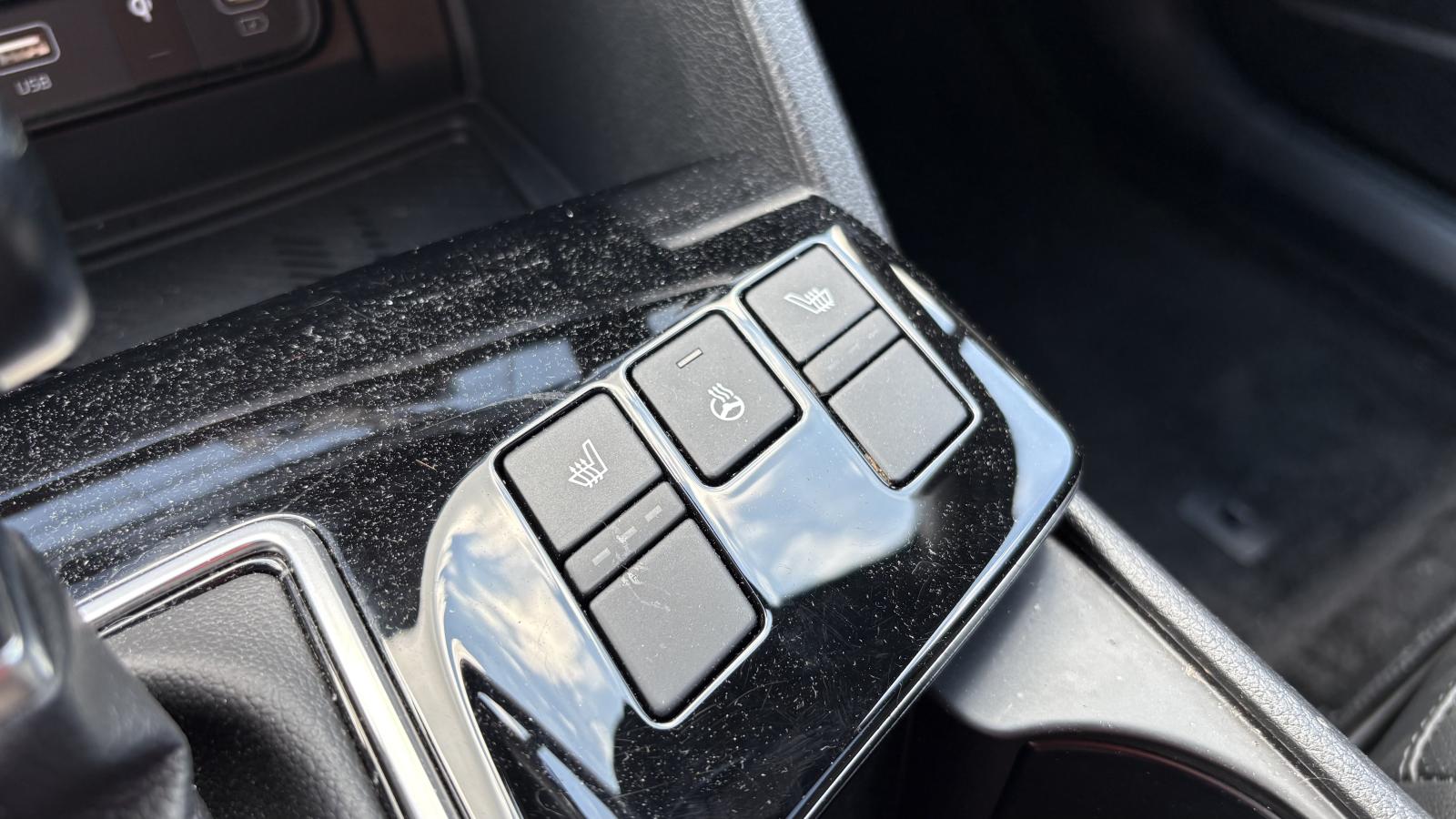 2025 Kia Sportage - Image 27