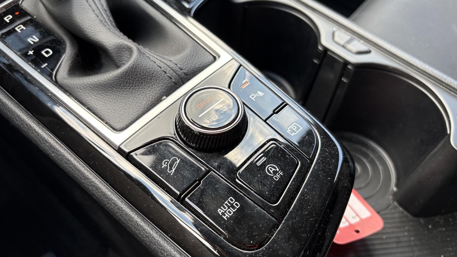 2025 Kia Sportage - Image 28