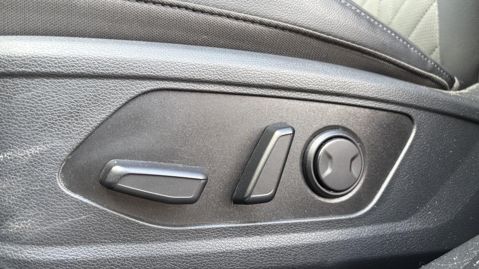 2025 Kia Sportage - Image 31