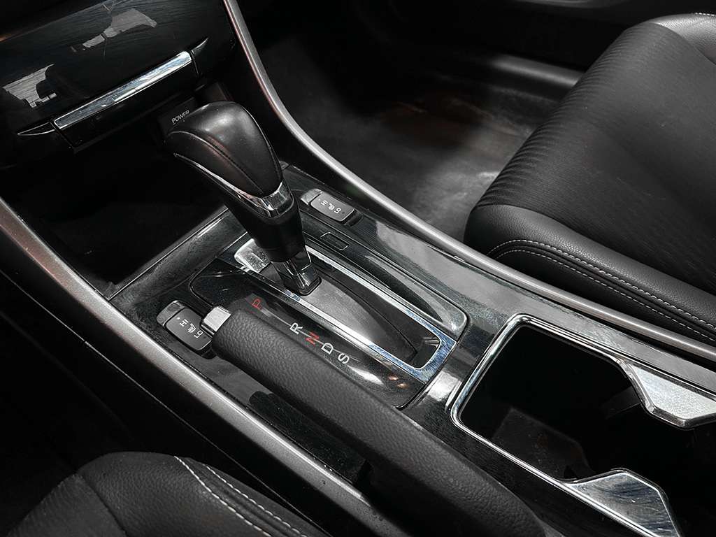 2016 Honda Accord - Image 12