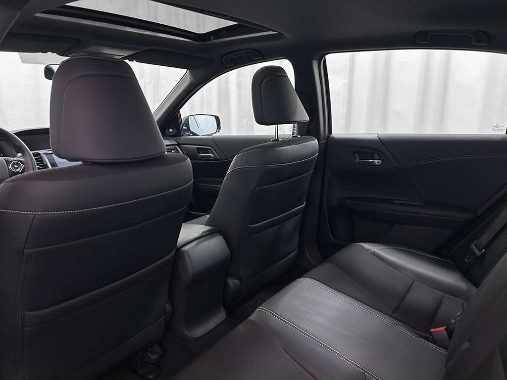 2016 Honda Accord - Image 16