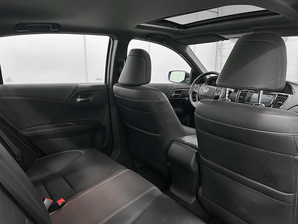 2016 Honda Accord - Image 18