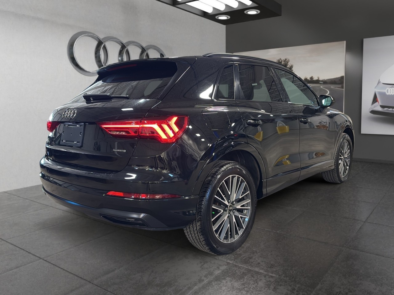 2023 Audi Q3 - Image 5