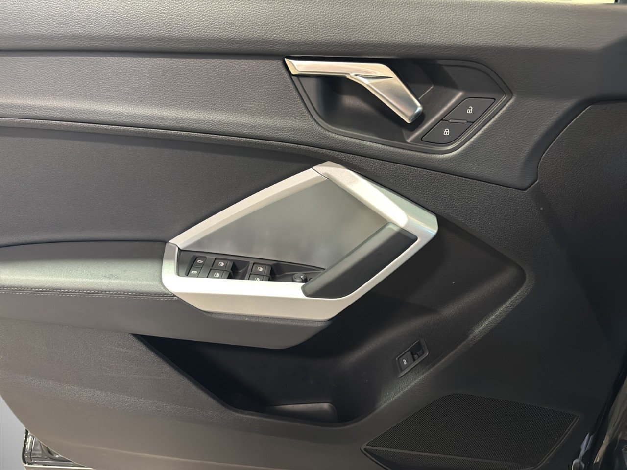2023 Audi Q3 - Image 9