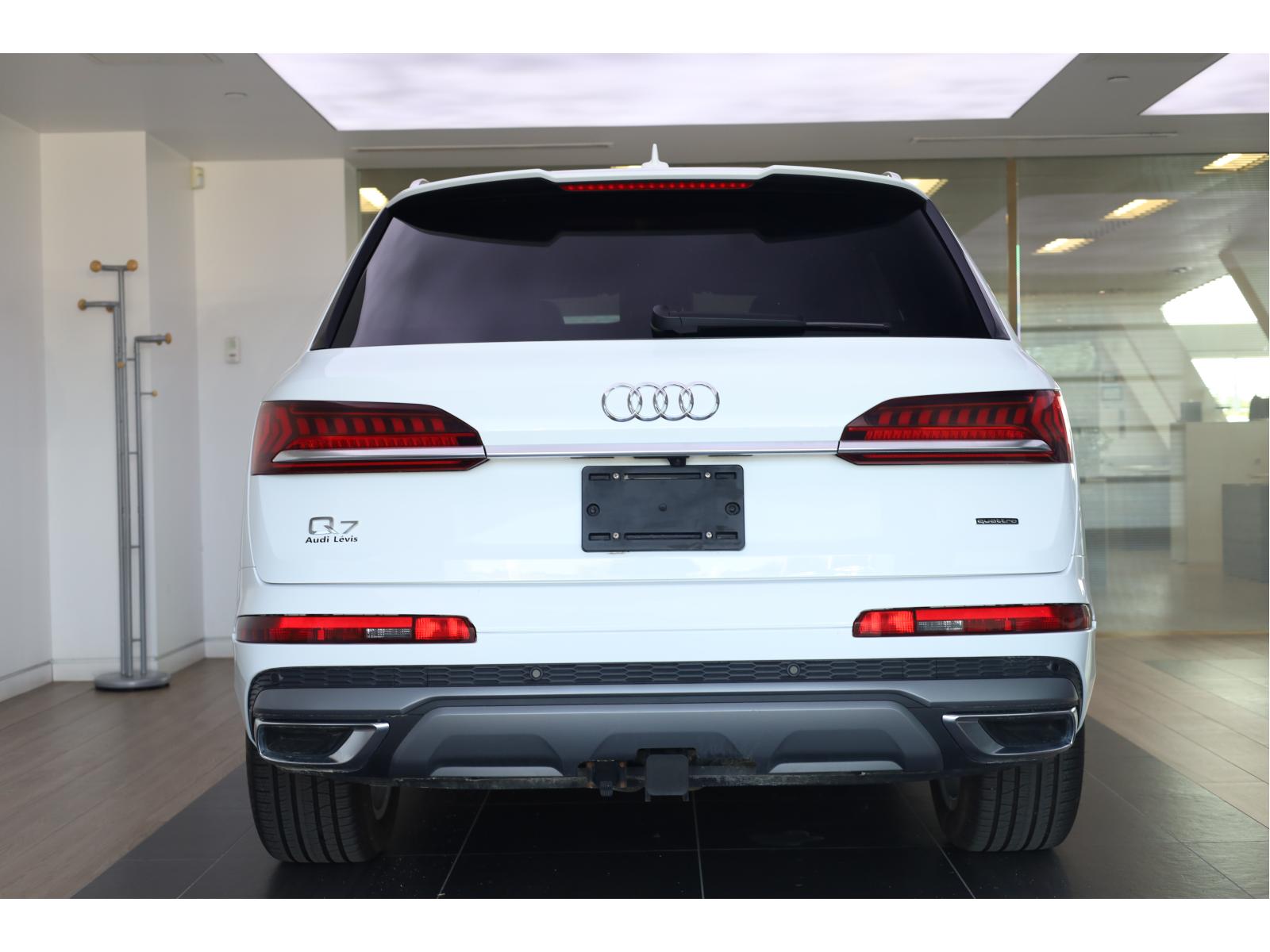 2022 Audi Q7 - Image 11