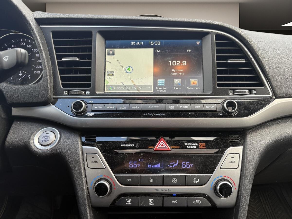 2017 Hyundai Elantra - Image 11