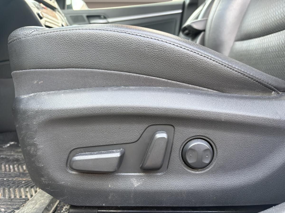 2017 Hyundai Elantra - Image 15
