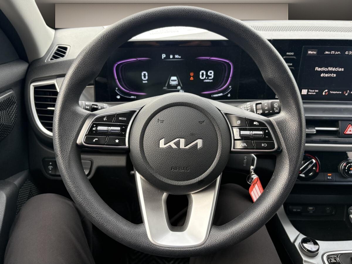 2025 Kia Seltos - Image 13