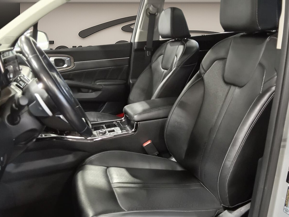 2023 Kia Sorento - Image 21