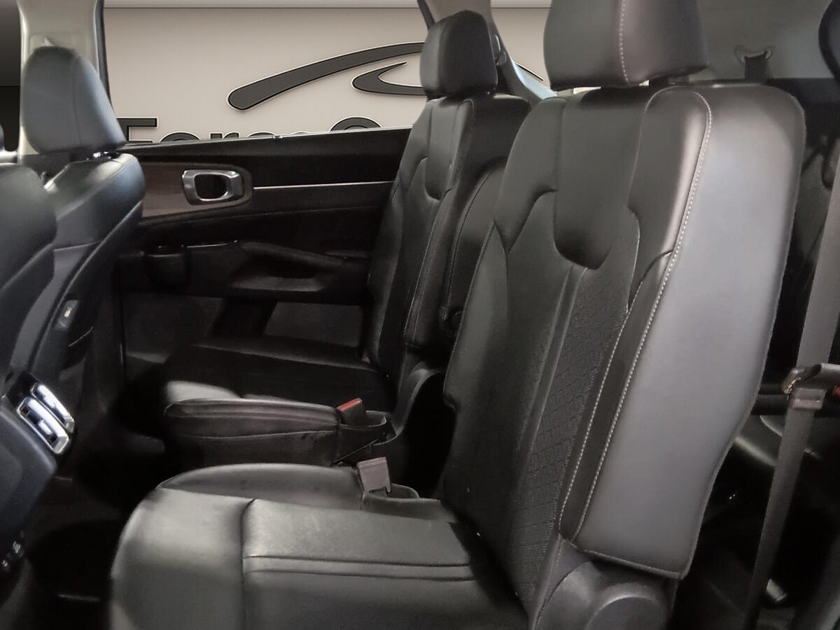 2023 Kia Sorento - Image 23
