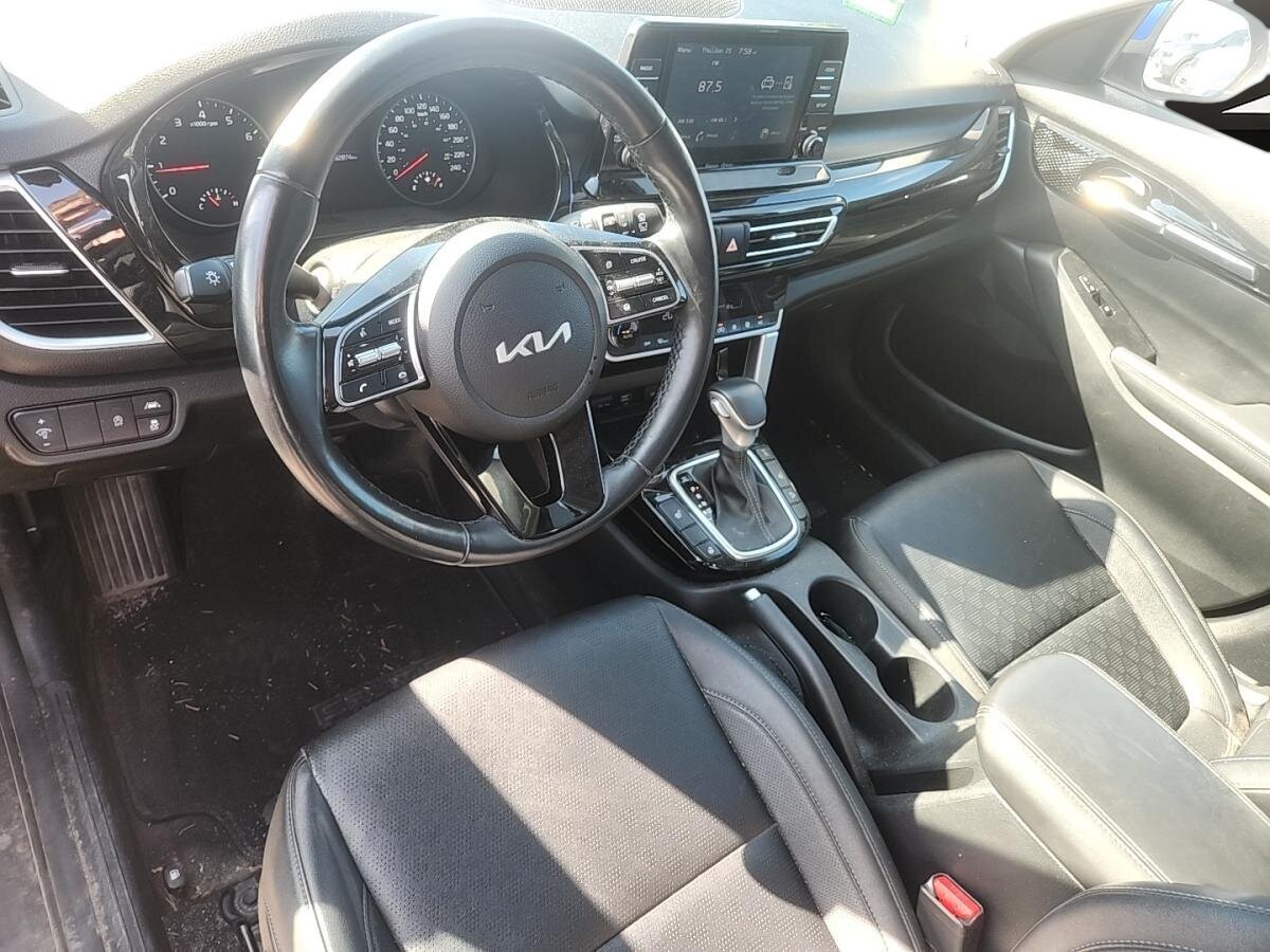 2023 Kia Seltos - Image 7