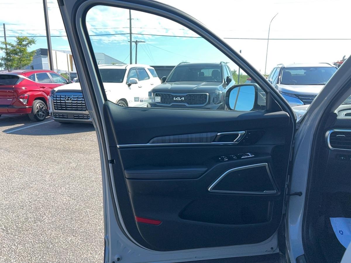 2023 Kia Telluride - Image 13