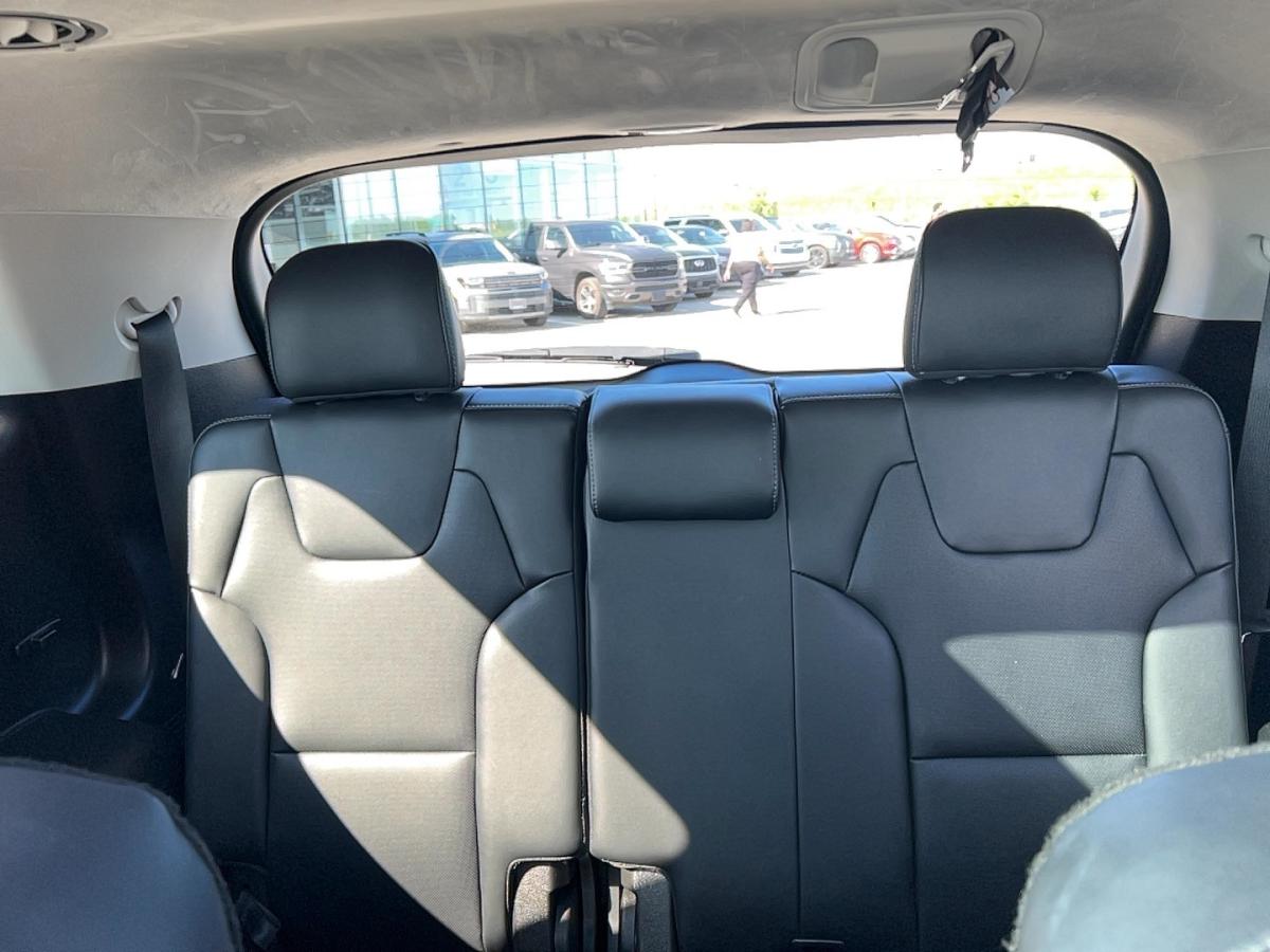 2023 Kia Telluride - Image 18