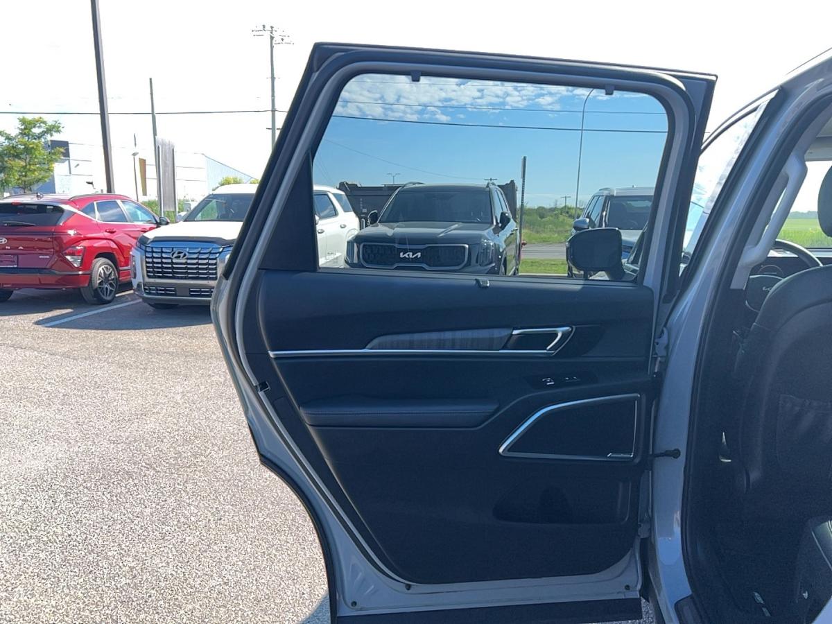 2023 Kia Telluride - Image 19