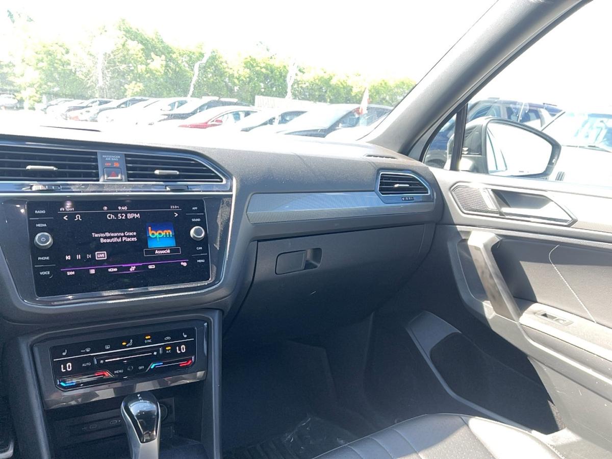 2022 Volkswagen Tiguan - Image 16