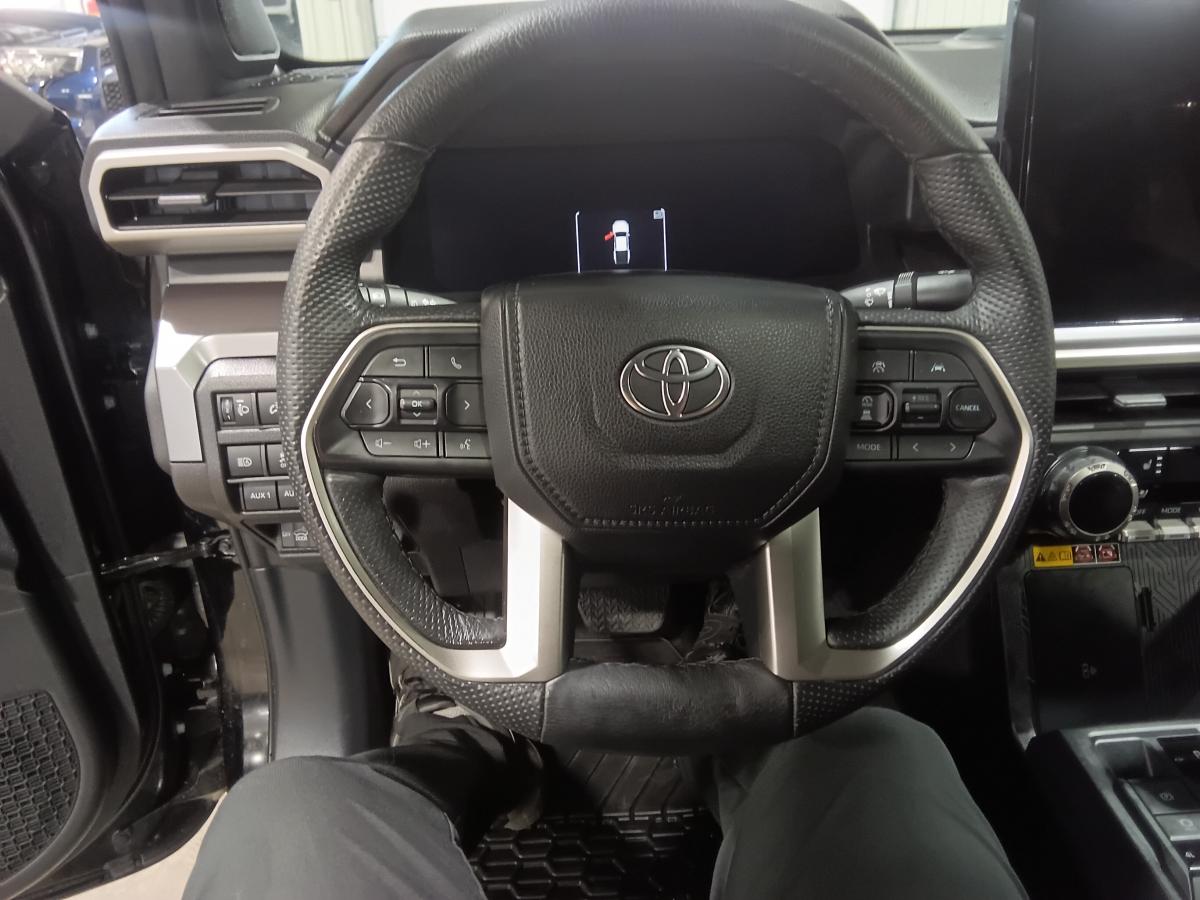 2025 Toyota Tacoma - Image 15